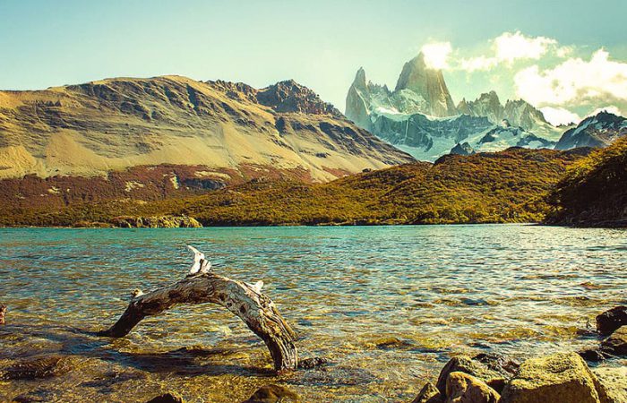 Lago con el Chaltén de fondo